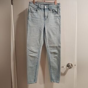American Eagle Outfitters Light Wash Jeggings Size 6 Short